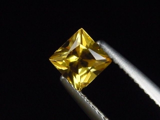 Golden Beryl 0,76 Ct. square Brazil