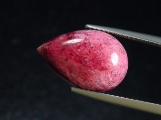 Thulite 6,72 Ct. cabochon - Lom, Norway