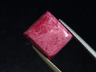 Thulite 5,81 Ct. cabochon - Lom, Norway