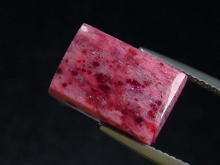 Thulite 6,13 Ct. cabochon - Lom, Norway