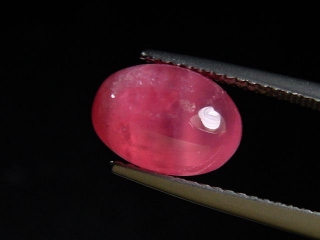 Rhodochrosite 4,13 Ct. oval cabochon - Argentina