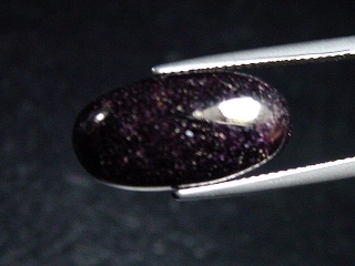 Sugilit 11,36 Ct. Oval Cabochon - Wessels mine, Kuruman, Südafrika