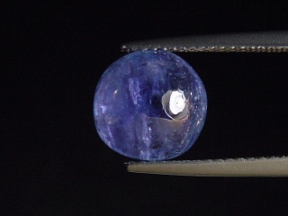 Tanzanite 4,66 Ct. violet round cabochon