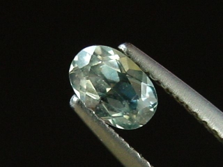 Sapphire 0,66 Ct. blueish green natural color Tanzania
