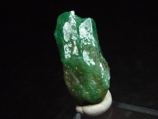 Emerald crystal 25 mm fine green - Muzo, Colombia