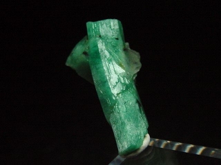 Emerald crystal twin 23,5 mm fine green - Muzo, Colombia