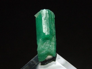 Emerald crystal 12 mm fine green - Muzo, Colombia