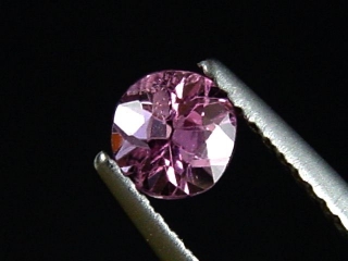 Rosa Spinell 0,62 Ct. Rund Sri Lanka