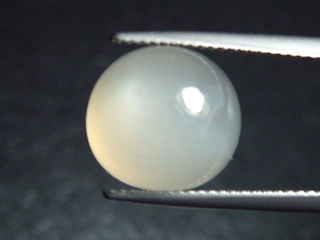 Moonstone 10,82 Ct. oval cabochon
