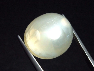 Mondstein 21,03 Ct. Oval Cabochon 17 x 15 mm