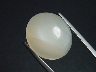 Moonstone 17,74 Ct. oval cabochon