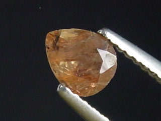 Axinit / Magnesioaxinit 0,58 Ct. Tropfen Tansania