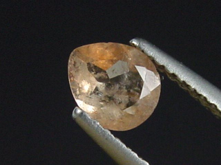 Axinit / Magnesioaxinit 0,57 Ct. Tropfen Tansania