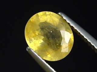 Saphir 2,48 Ct. behandelt gelb Oval Thailand