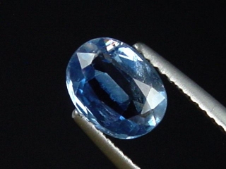 Kyanite / Disthen 1,61 Ct. bicolor oval