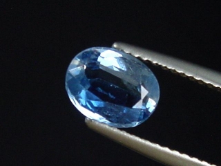 Kyanite / Disthen 1,61 Ct. bicolor oval