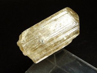 Scapolite crystal 41 mm - Gairo, Tanzania