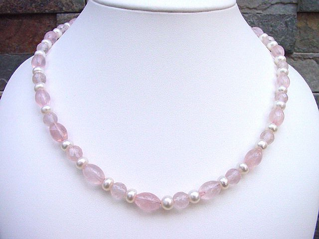 Rosenquarzkette 197,80 Ct. facettiert und poliert mit Süßwasserzuchtperlen 50 cm