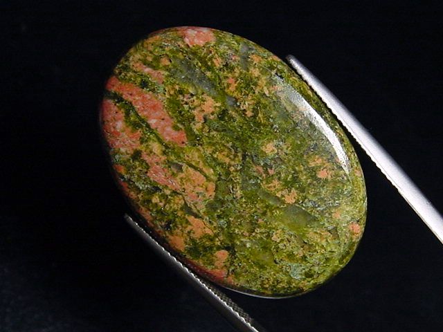 Unakite 32,61 Ct. oval cabochon 33 x 23 mm