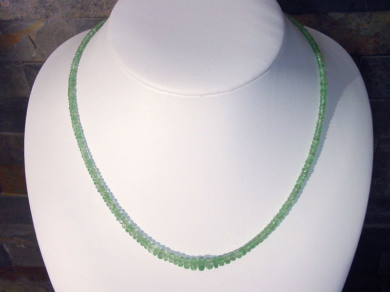 Tsavoritkette 72,20 Ct. feine grüne facettierte Tsavorit Granat Kette 48 - 51 cm