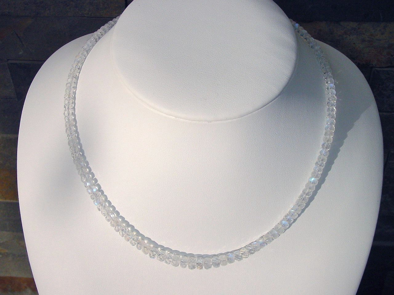 Regenbogenmondstein Kette 88,80 Ct. facettiert feinste Qualität 44,5 - 47,5 cm