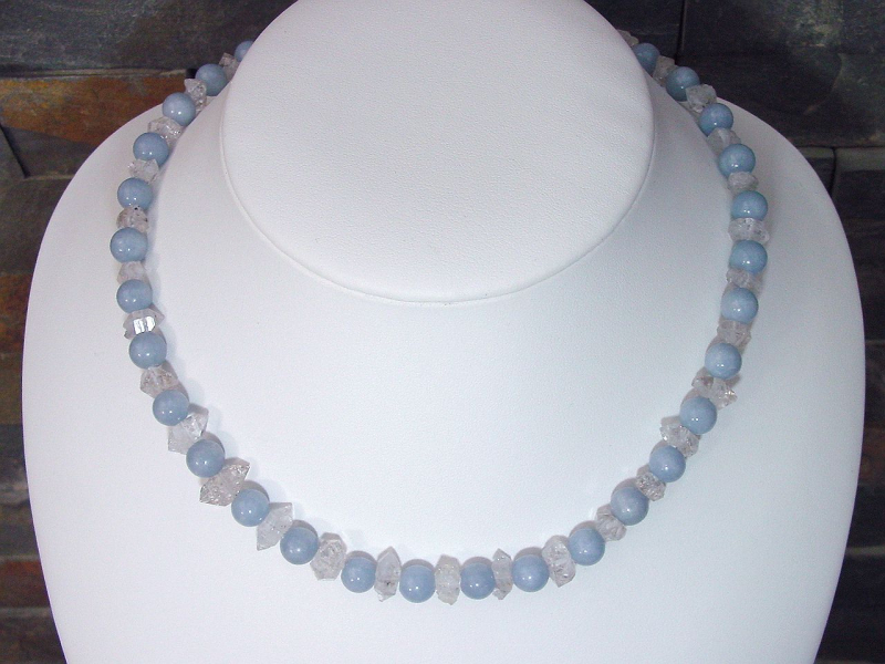 Angelitkette mit Bergkristall Naturkristallen 204,00 Ct. Herkimer Quarz 45 - 47 cm