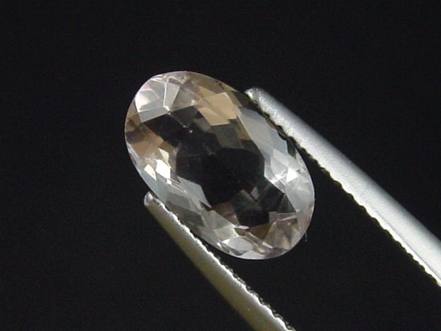 Fluorite 2,57 Ct. cream color oval - Minas Gerais, Brazil