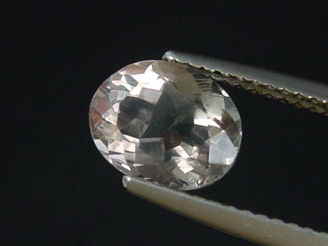Fluorit 2,18 Ct. beige Oval - Minas Gerais, Brasilien