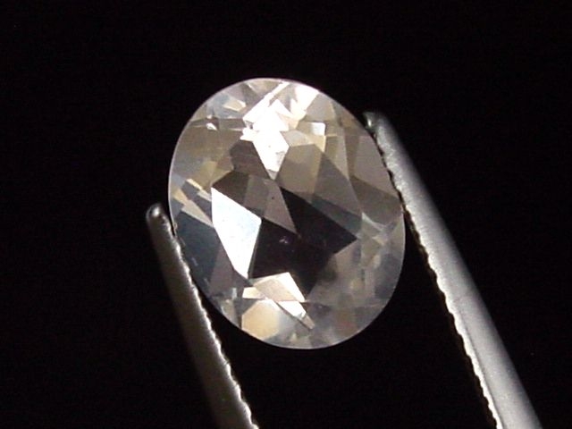 Rosenquarz 2,63 Ct. hellrosa 10 x 8 mm Oval