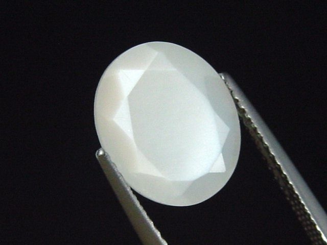 Facet cut Moonstone 3,68 Ct. oval