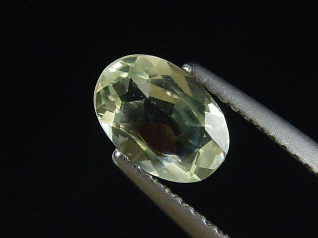 Chrysoberyll 1,39 Ct. Oval 8,5 x 5,5 mm Minas Gerais, Brasilien