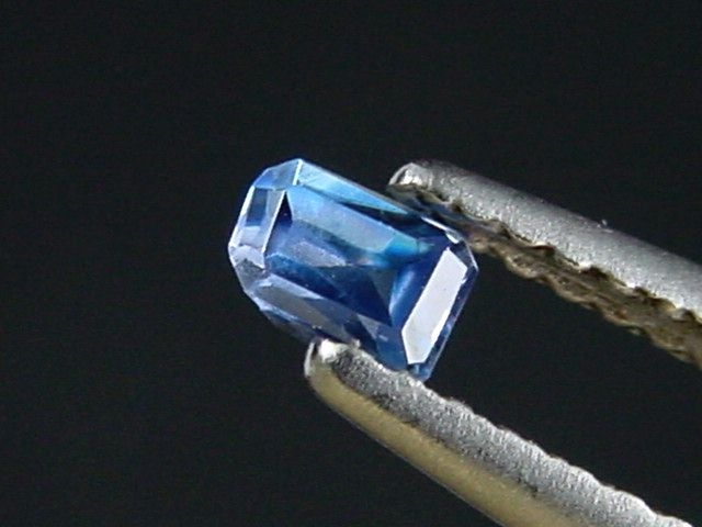 Benitoit 0,17 Ct. Sammlerschliff - San Benito Co., Kalifornien, USA