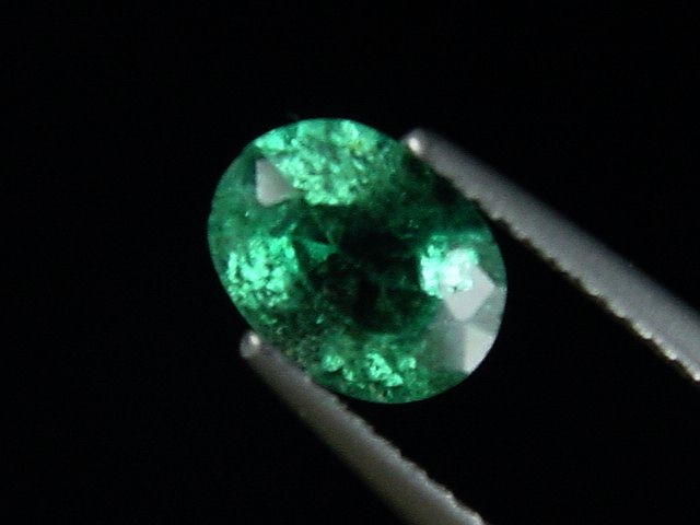 Emerald 1,19 Ct. fine green oval