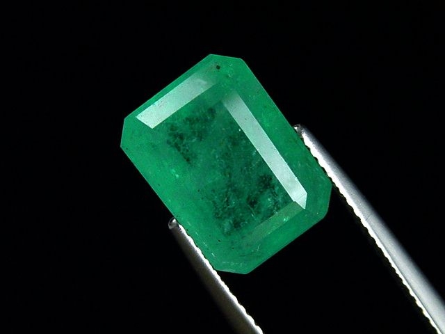 Emerald 6,52 Ct. medium green octagon