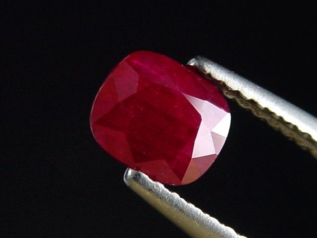 Rubin 1,38 Ct. Farbe erhitzt Kissen 6 x 5 mm - Markara, Indien