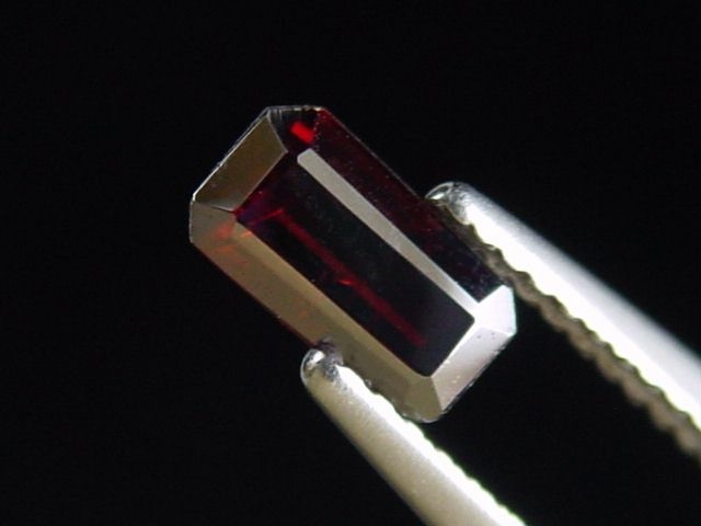Rutile 0,67 Ct. rust red faceted - Minas Gerais, Brazil