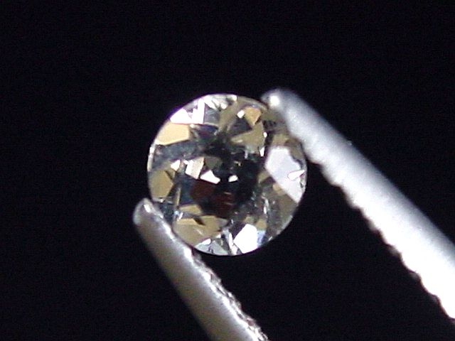 Sanidine 0,24 Ct. round faceted - Volkesfeld, Eifel, Germany