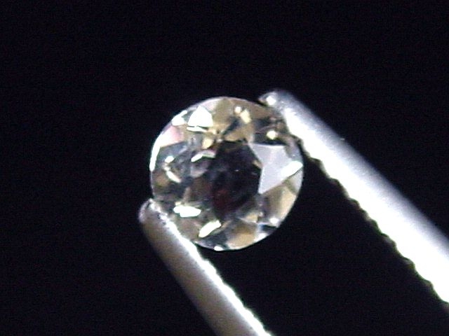 Sanidine 0,24 Ct. round faceted - Volkesfeld, Eifel, Germany