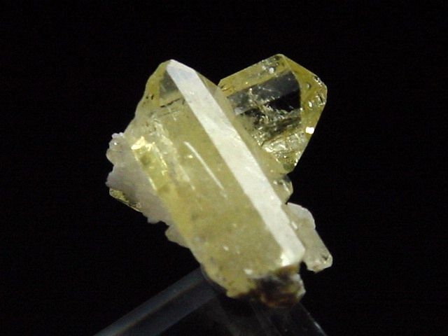 Brazilianite crystal 12 mm - Minas Gerais, Brazil