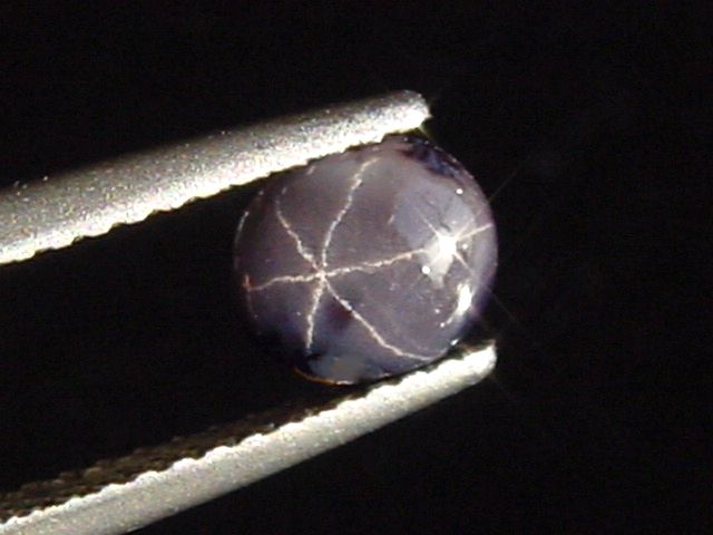 Sternspinell 1,35 Ct. selten Oval Cabochon Sri Lanka
