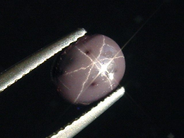 Sternspinell 1,84 Ct. selten Oval Cabochon Sri Lanka