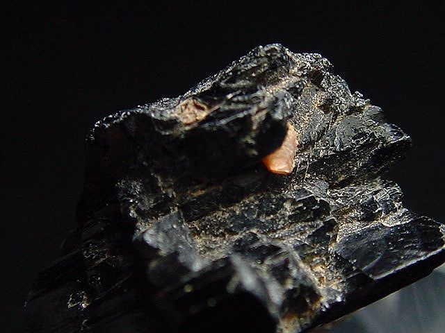 Pezzottaite specimen 24 mm rare - Ambatovita, Madagascar
