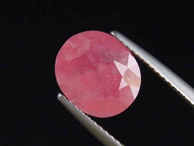 Rhodonit 3,92 Ct. Oval - Minas Gerais, Brasilien