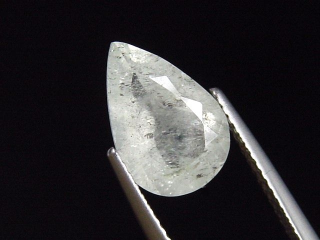 Datolite 3,07 Ct. faceted cut - Charcas, Mexico