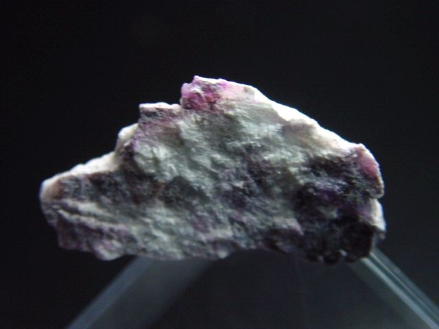 Sugilit Stufe 29 mm - Wessels mine, Kuruman, Südafrika