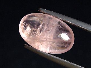 Morganit 5,49 Ct. Oval Cabochon 14 x 9 mm Brasilien