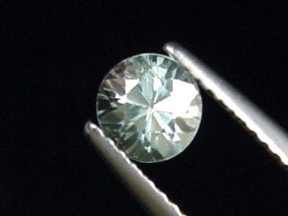 Bright Blue Zircon / Starlite 0,95 Ct. fine diamond cut