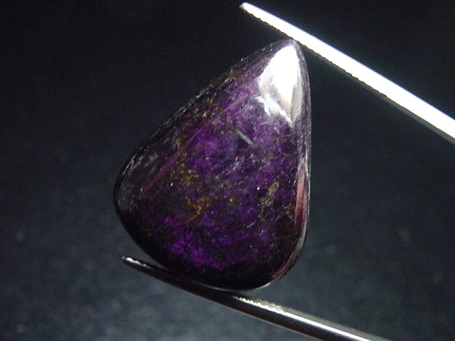 Purpurit 31,67 Ct. selten Cabochon - Sandanab, Namibia