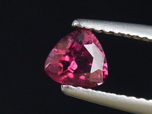 Rosa Spinell 0,74 Ct. Trillant 5,5 x 5 mm Sri Lanka