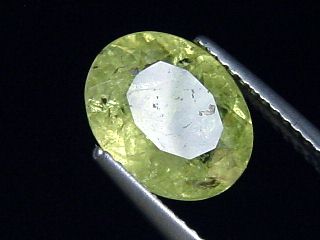 Grossular Granat 3,37 Ct. Oval 10 x 8 mm Sri Lanka